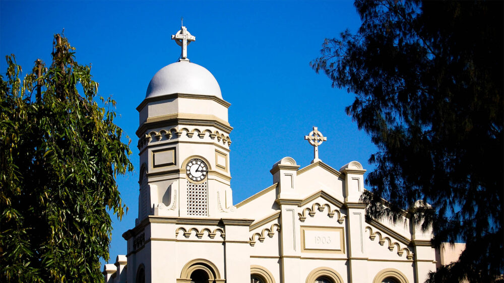 Mittlerweile finden in den meisten Kirchen in Colombo, der Hauptstadt von Sri Lanka, Gottesdienste statt. Hier die Kirche St. Paul in Colombo, eine der ältesten Kirchen des Landes