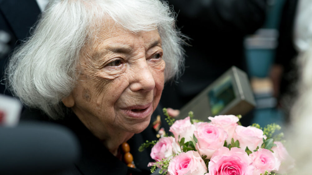 Margot Friedländer ist eine der letzten Zeitzeugen des Holocausts. Diese Woche hat sie den „Talisman“-Preis der Deutschlandstiftung Integration bekommen