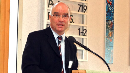 Für HMK-Missionleiter Manfred Müller steht das „treue Jesuszeugnis" an erster Stelle