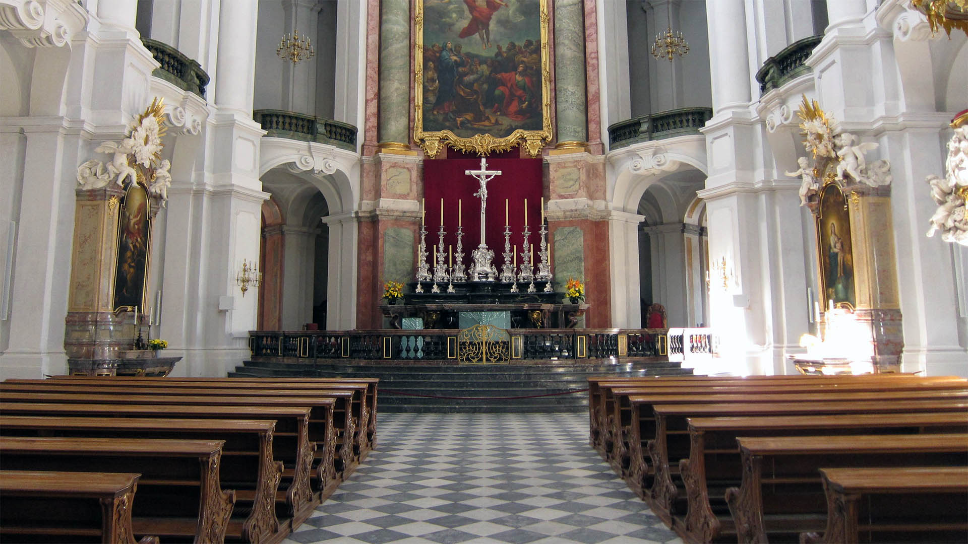 Ähnlich schlecht rangiert die Römisch-katholische Kirche Deutschland auf Platz 102.