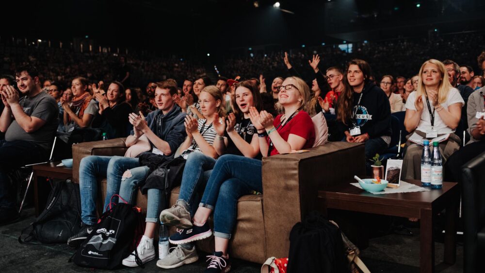 Der Willow-Creek-Youngster-Kongress hat Mitarbeitern von Gemeinden Impulse dafür gegeben, junge Menschen mit Jesus Christus bekanntzumachen