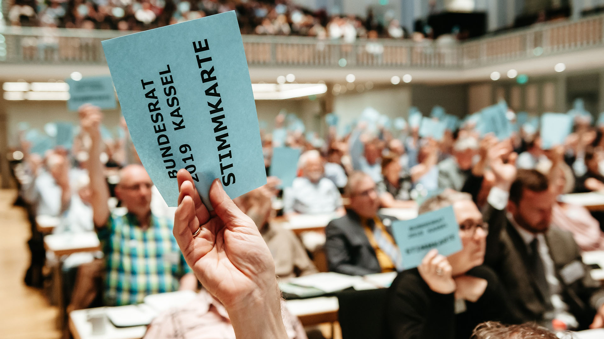 Der Bundesrat des Bundes Evangelisch-Freikirchlicher Gemeinden fordert in einer Resolution von den staatlichen Stellen, dass über Asylanträge aus religiösen Gründen nur Menschen entschieden, die dazu befähigt sind