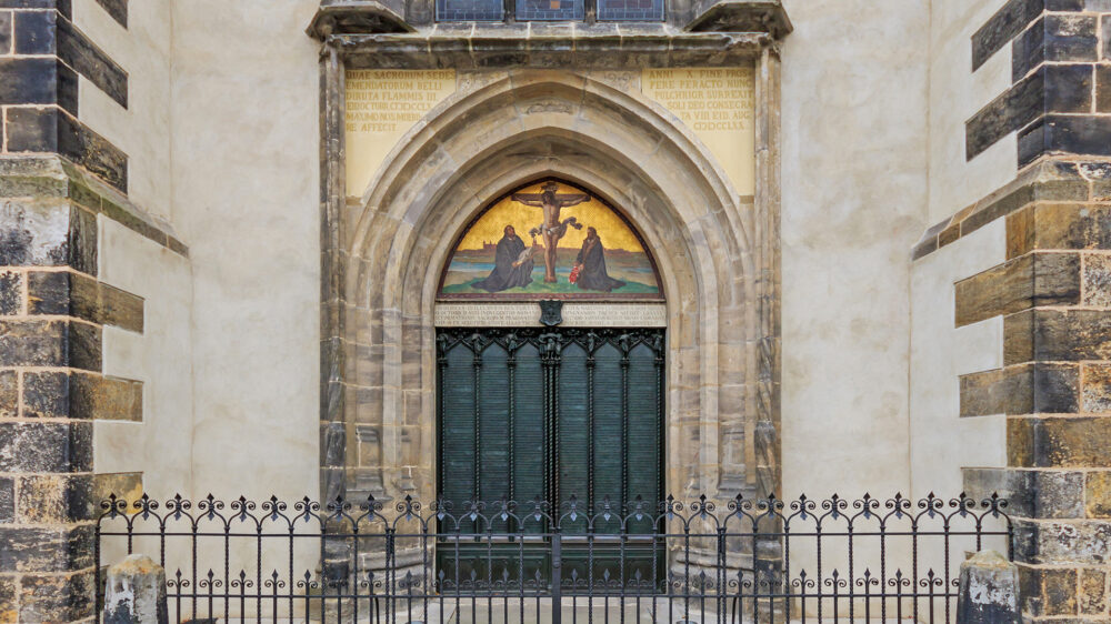 Die Tür der Wittenberger Schlosskirche. Hier hat Martin Luther der Überlieferung nach 1517 seine 95 Thesen angeschlagen.