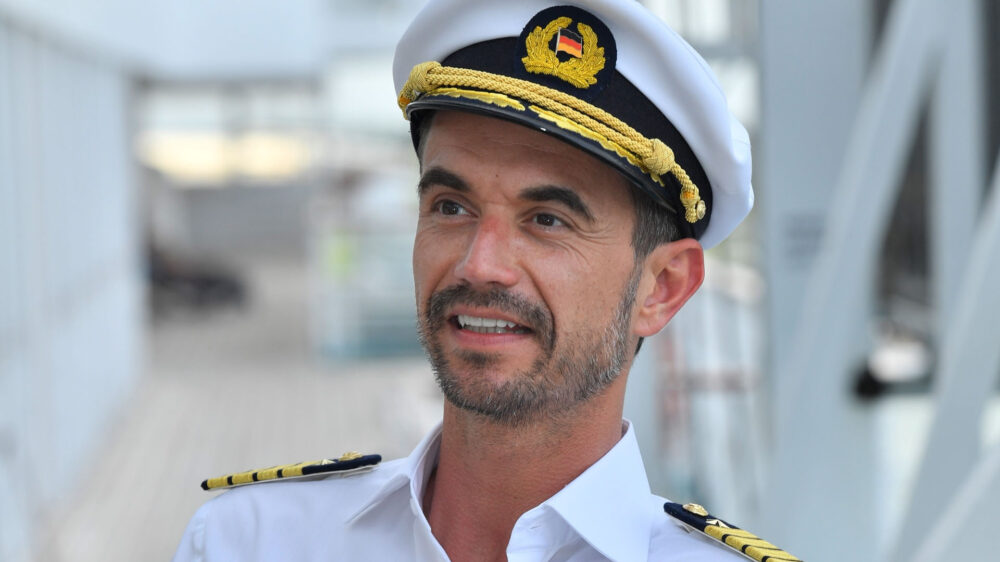 Florian Silbereisen in seiner Rolle als Kapitän Max Parger auf dem ZDF-Traumschiff