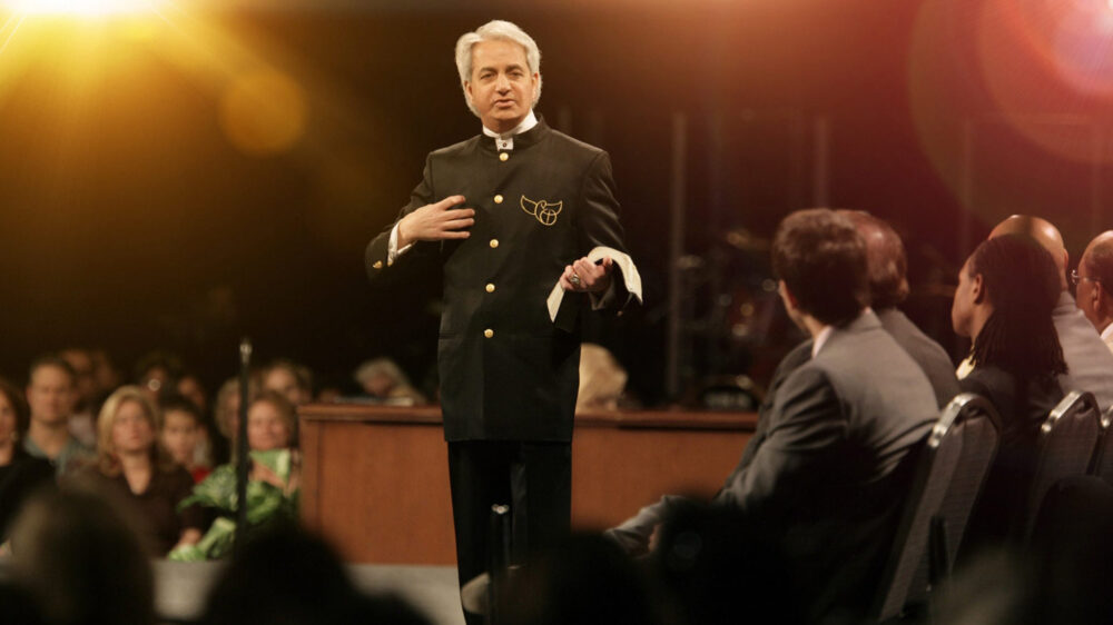 Benny Hinn ist für seine spektakulären Heilungsgottesdienste bekannt