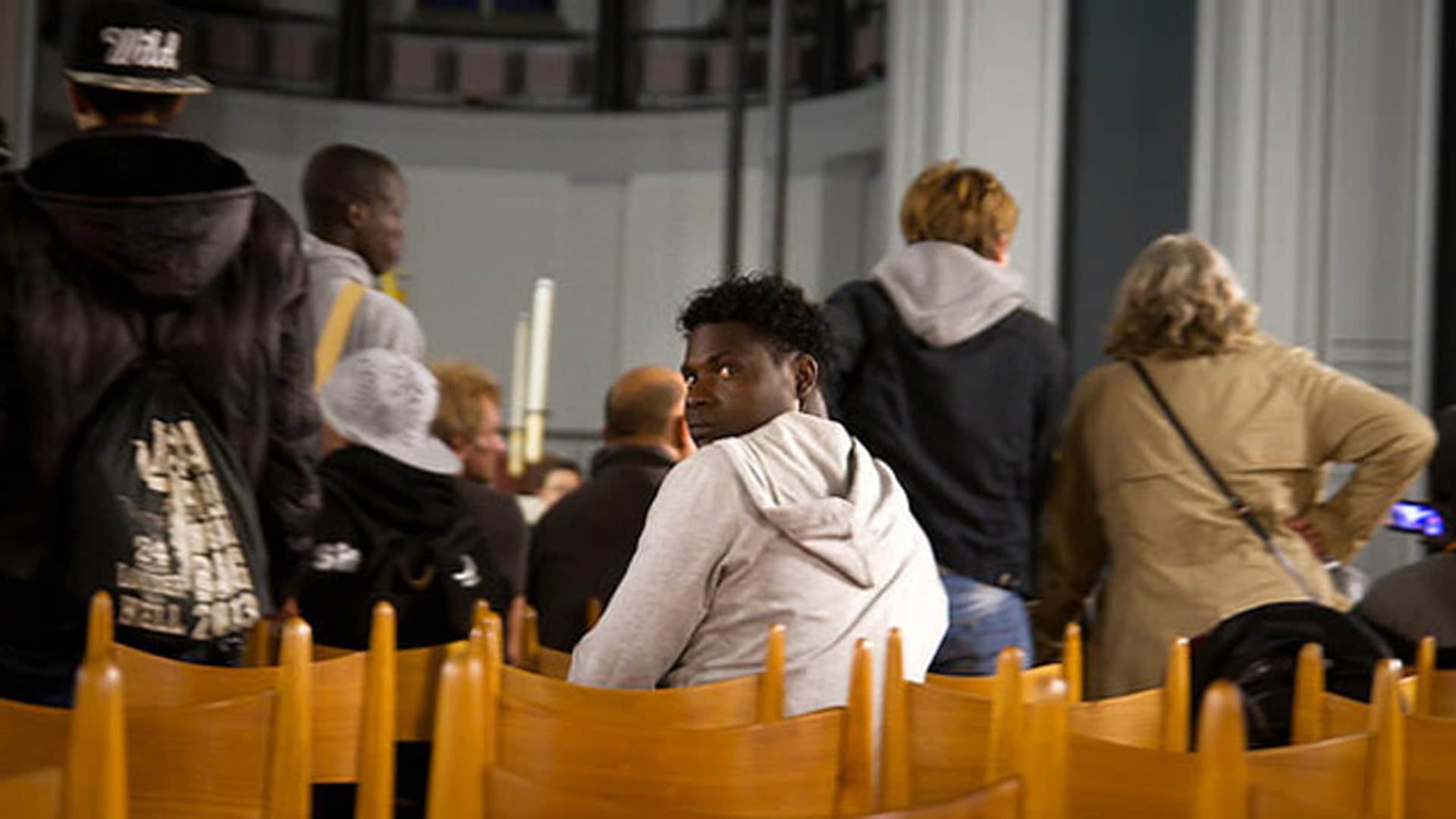 Ein Pfarrer im rheinland-pfälzischen Hochspeyer musste 2.500 Euro Strafe zahlen, weil er einen ausreisepflichtigen Ausländer bei sich beherbergte