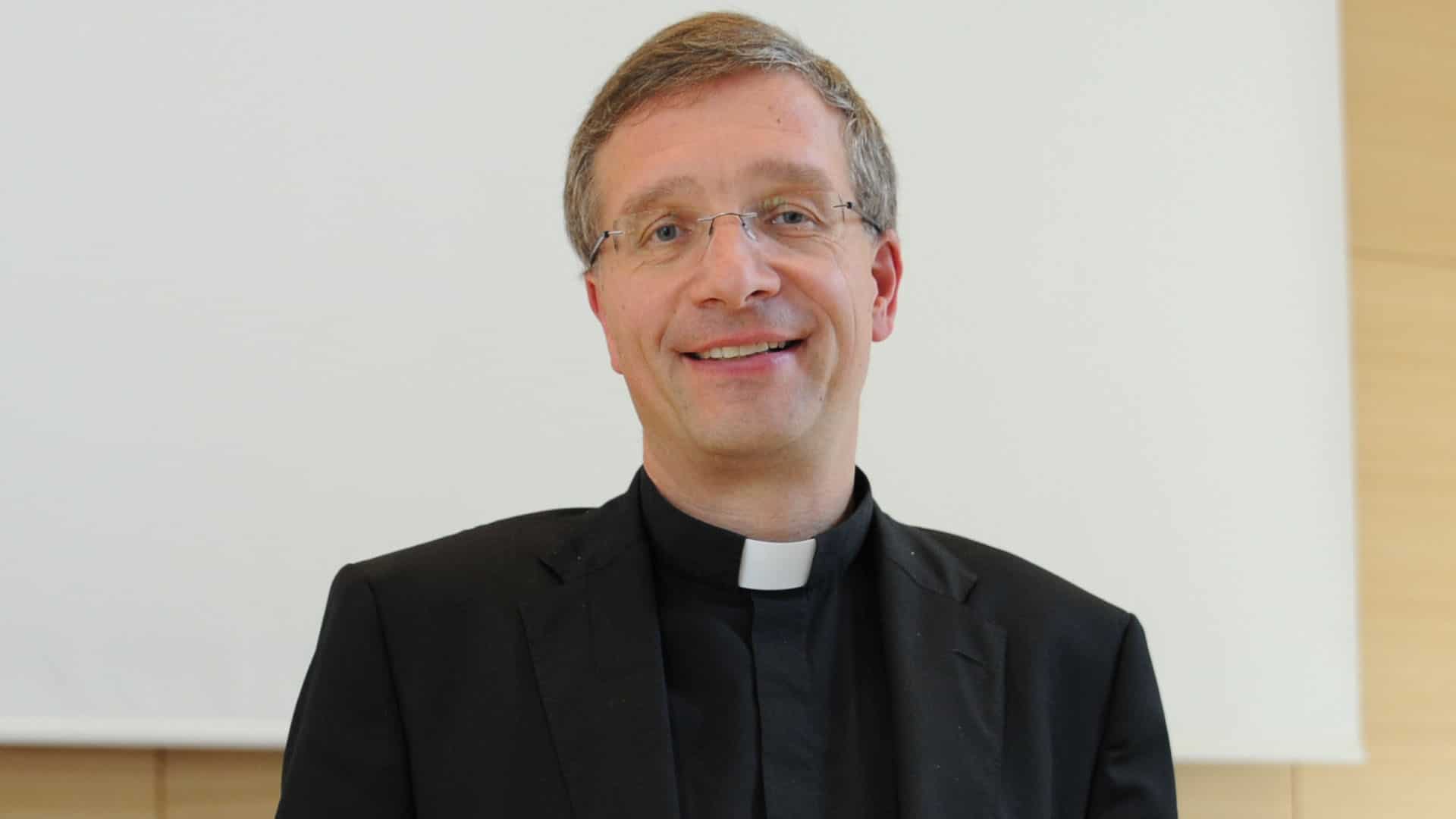 Bischof Michael Gerber vom Bistum Fulda: Menschen finden zur Kirche durch das Evangelium
