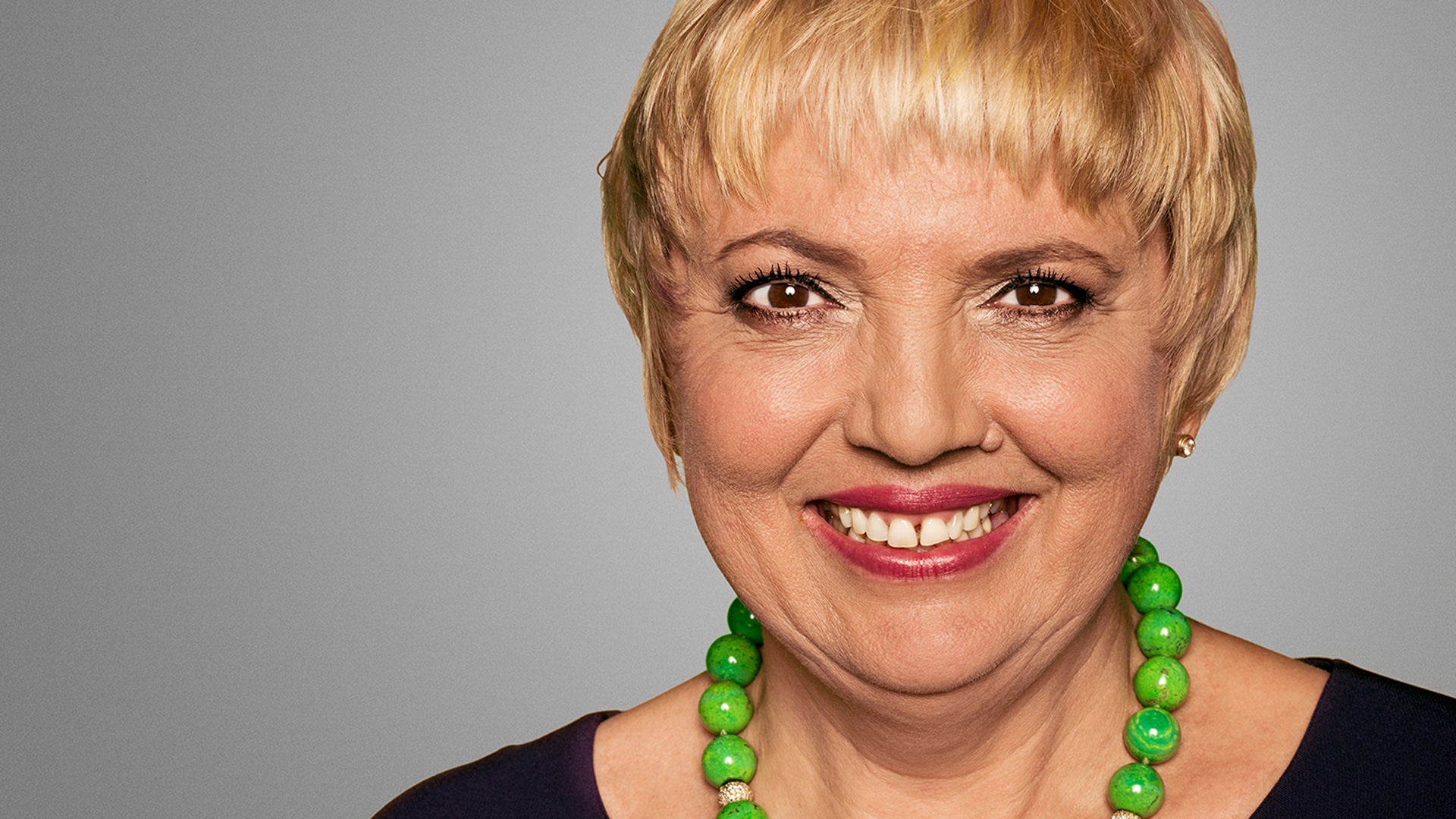 Claudia Roth hat in einem Interview über ihr Verhältnis zur Katholischen Kirche gesprochen