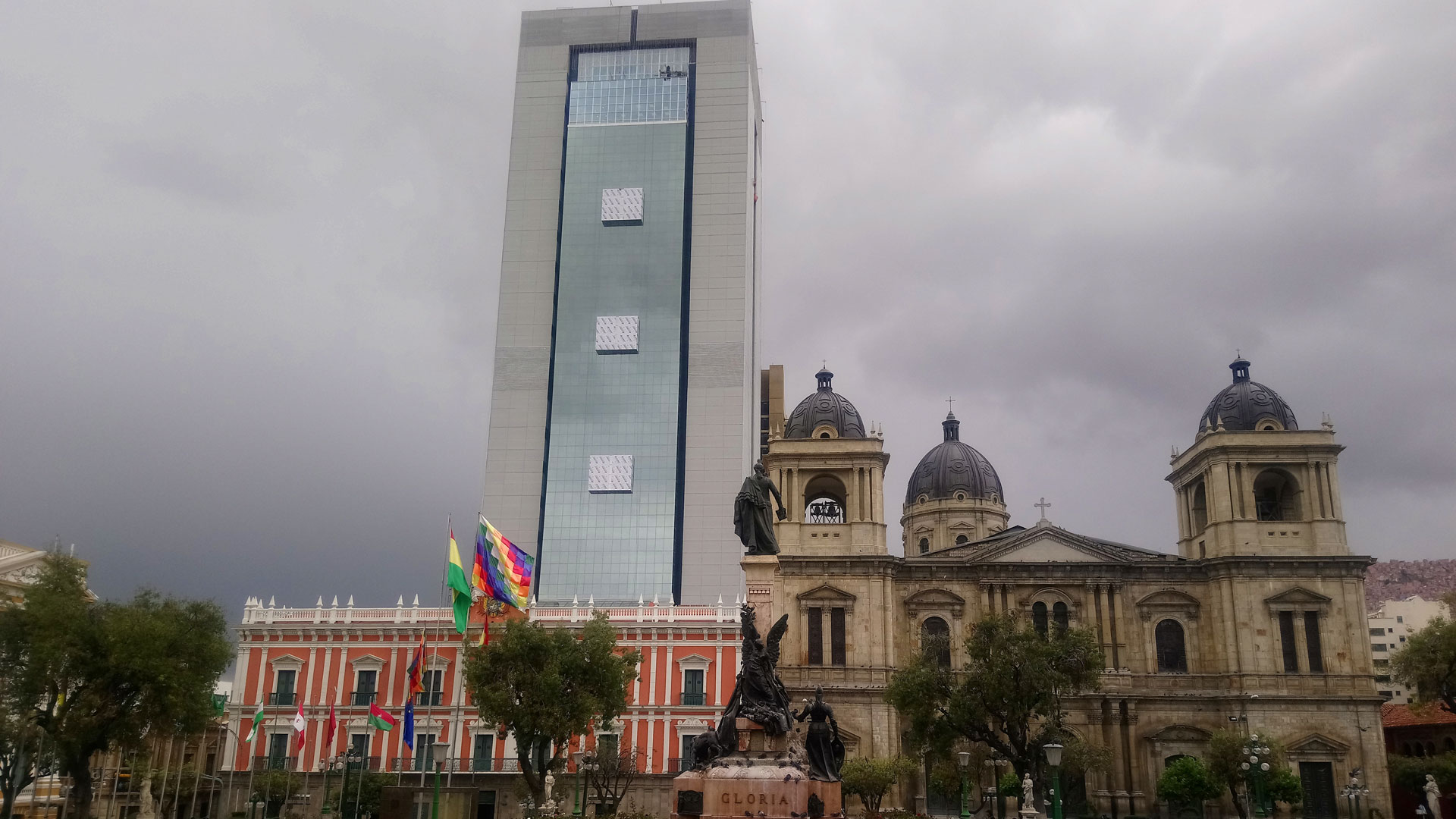 Im Casa Grande del Pueblo (Großes Haus des Volkes) sitzt der bolivianische Präsident, der Vizepräsident und weitere Ministerien