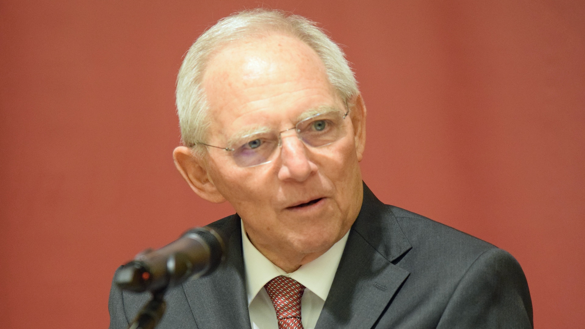 Bundestagspräsident Wolfgang Schäuble sprach am Abend des Buß- und Bettages im Berliner Dom (Archivbild)