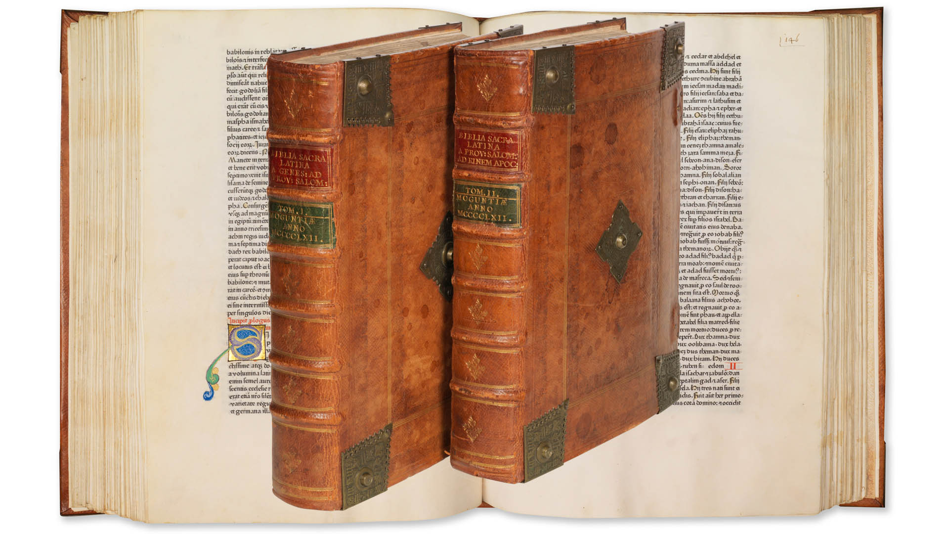 Bei einer Auktion in Hamburg wechselte eine Bibel von 1462 aus der Druckerei Gutenberg für eine Million Euro den Besitzer