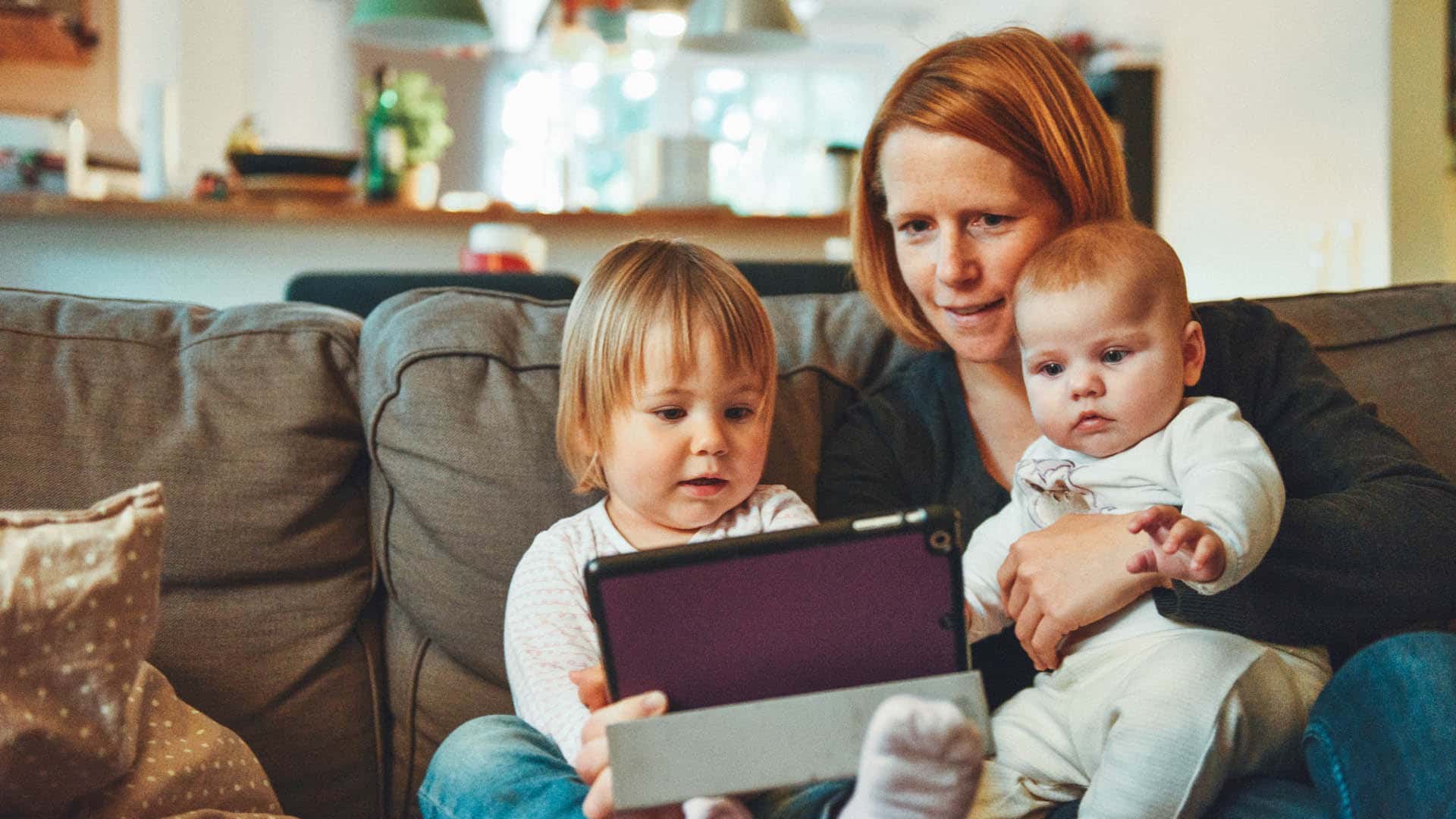 Wird der Staat Eltern zukünftig stärker bei der Erziehung hineinreden? Kritiker von Kinderrechten im Grundgesetz befürchten das.