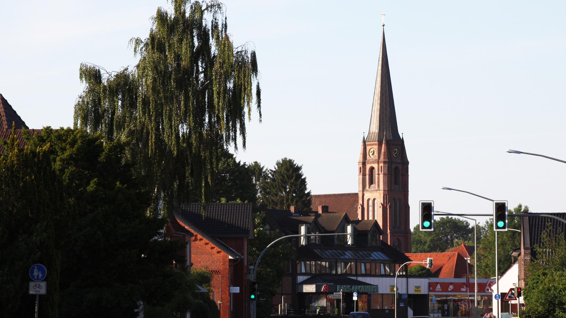 Bis zu den Glocken kletterte Pfarrer Christian Kopp den Turm der Christuskirche in Syke hinauf