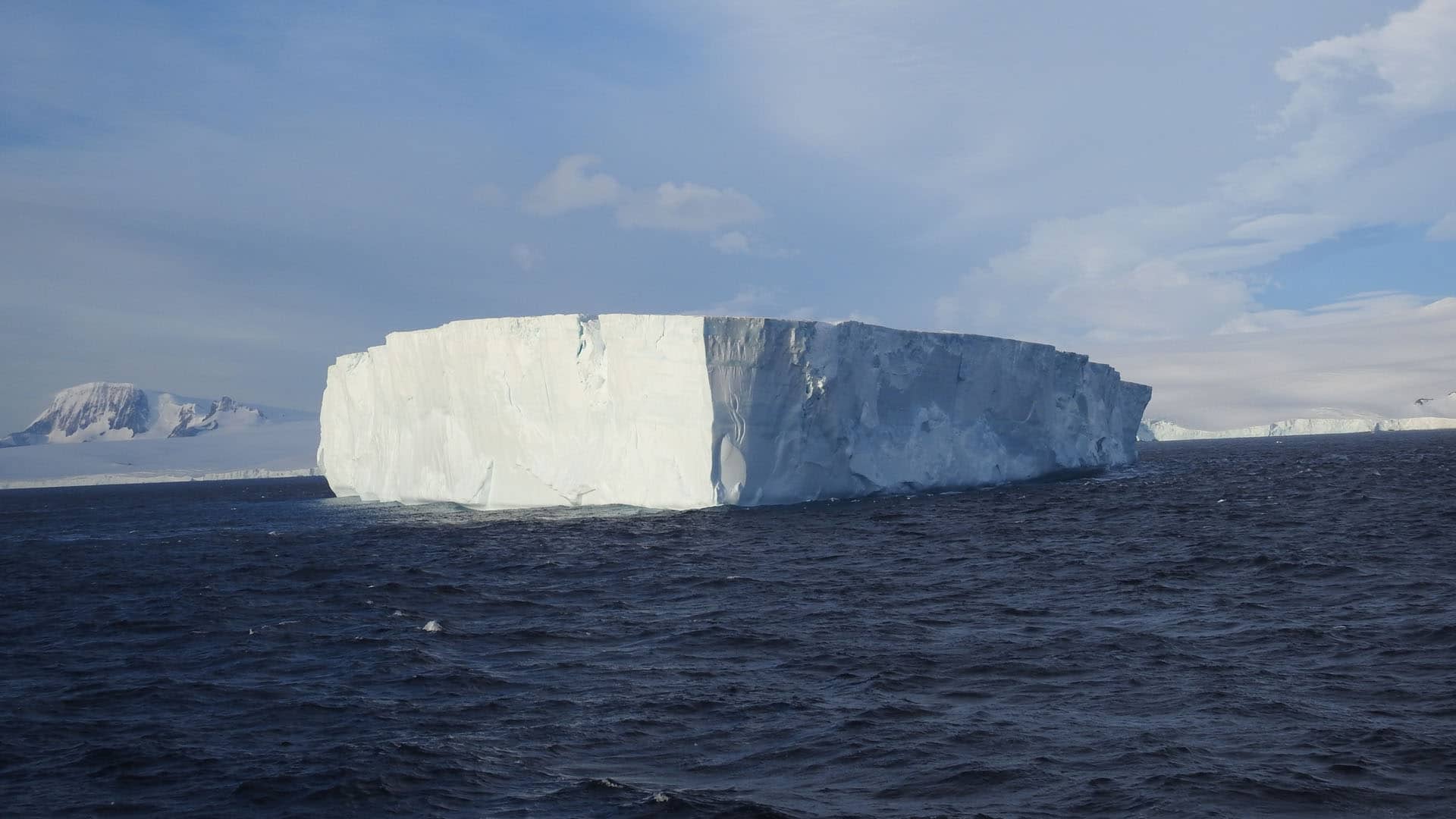 Hasse plädiert für eine Verbesserung der ökologischen Komponente von Kreuzfahrten. Er steht für Vorträge in der Landeskunde Antarktis/Arktis/Alaska sowie die Kulturgeschichte des Mittelmeeres zur Verfügung.