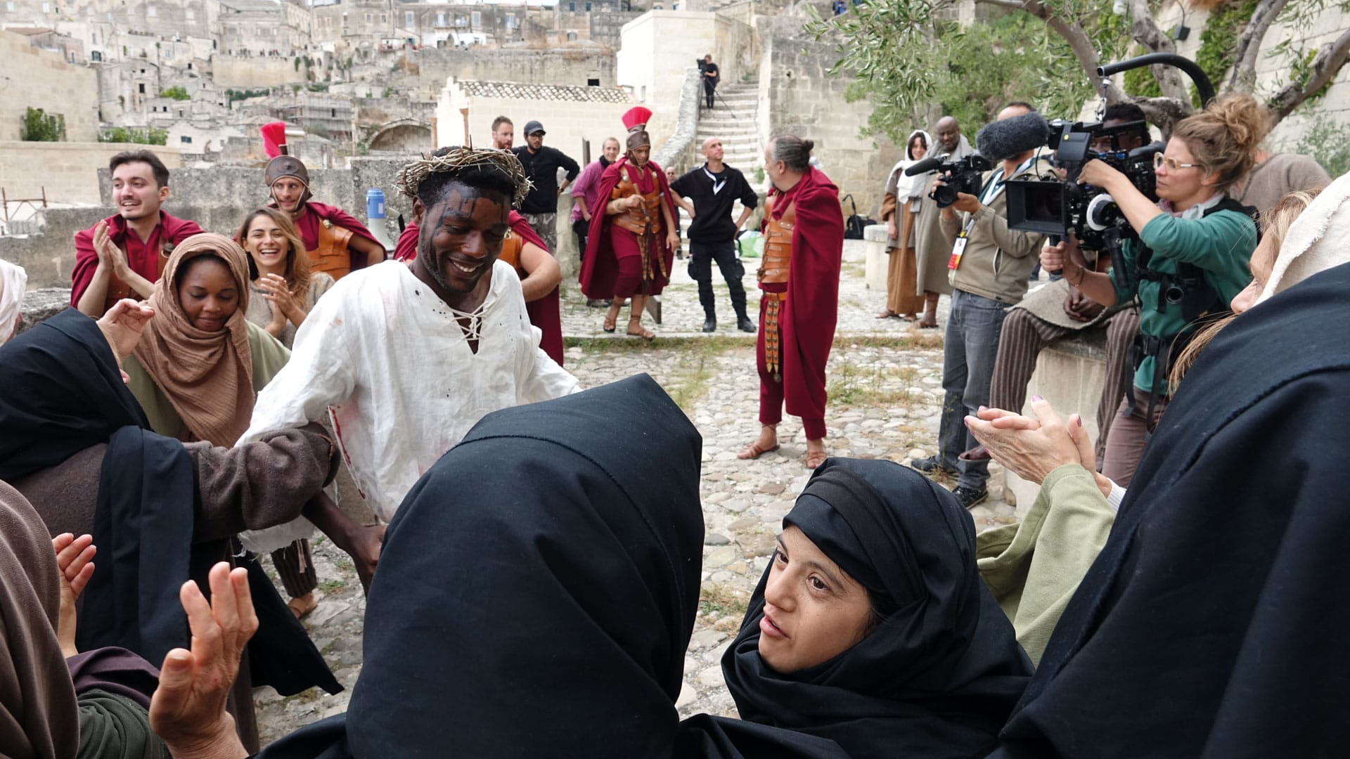 Am Set des Films „Das Neue Evangelium“ im italienischen Matera: Jesus wird von einem Farbigen gespielt