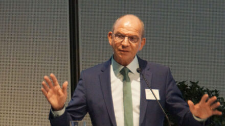 Heinrich Rust hat im vorigen Jahr ein Buch über die Heilungskompetenz der christlichen Gemeinde veröffentlicht