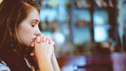 Für die Situation verfolgter Christen können Gemeinden am Sonntag konkret beten