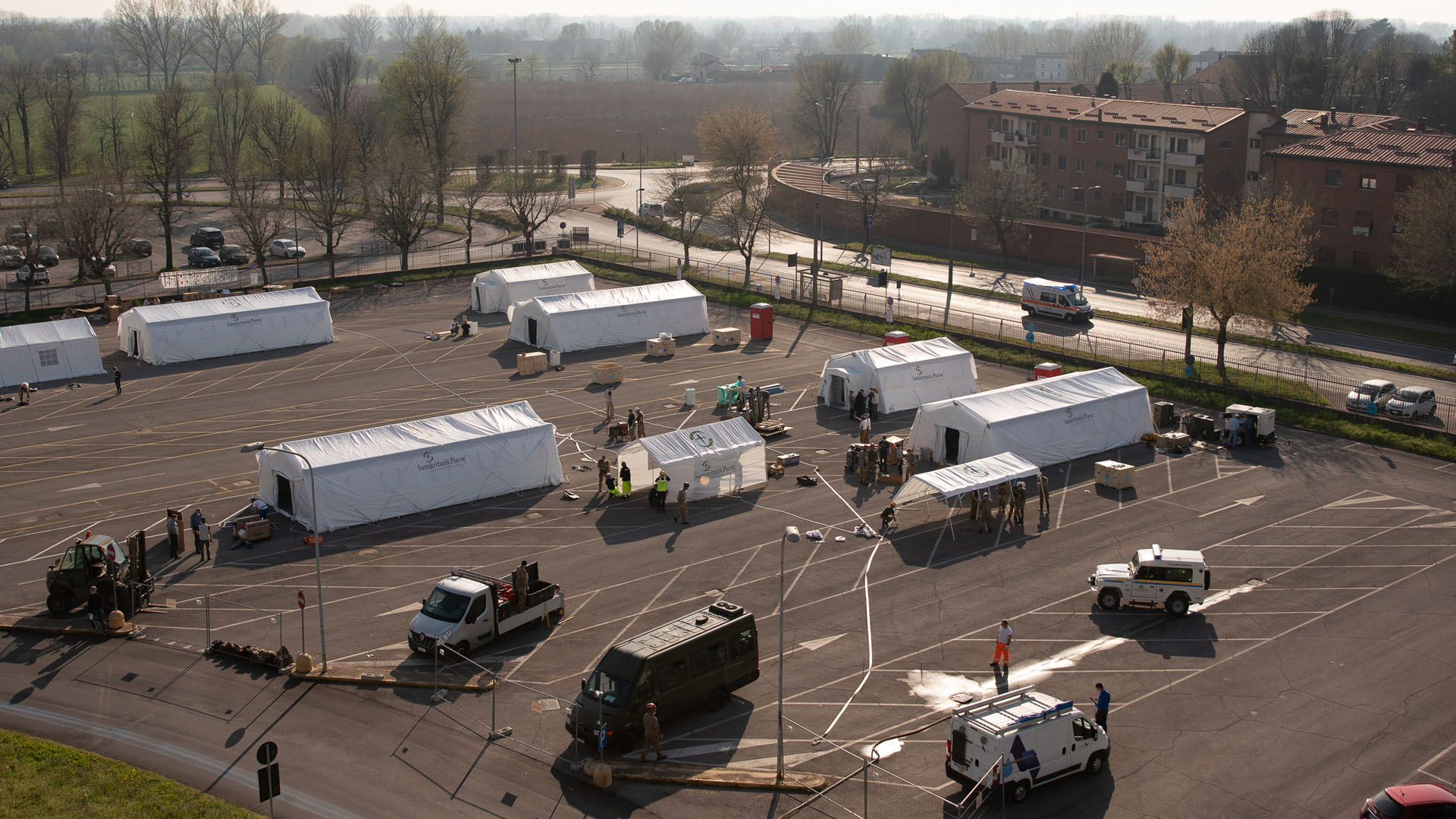 In der mobilen Notfallklinik auf dem Parkplatz des Krankenhauses von Cremona ist Platz für 68 Patienten