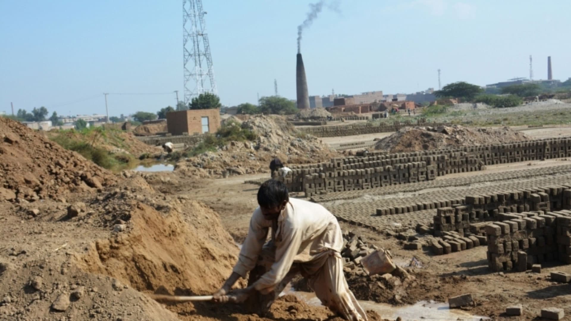 Arbeiter in einer Ziegelei in Faisalabad. Viele Christen arbeiten in diesem Bereich.