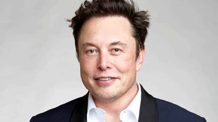 Elon Musk, Gründer von Tesla und diverser anderer Firmen, wird verehrt. Jetzt auch in einer Kirche.