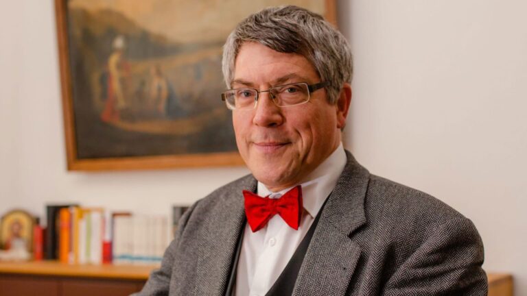 Landesbischof Friedrich Kramer möchte in der Evangelischen Kirche in Mitteldeutschland Kriegsdienstverweigerer beraten