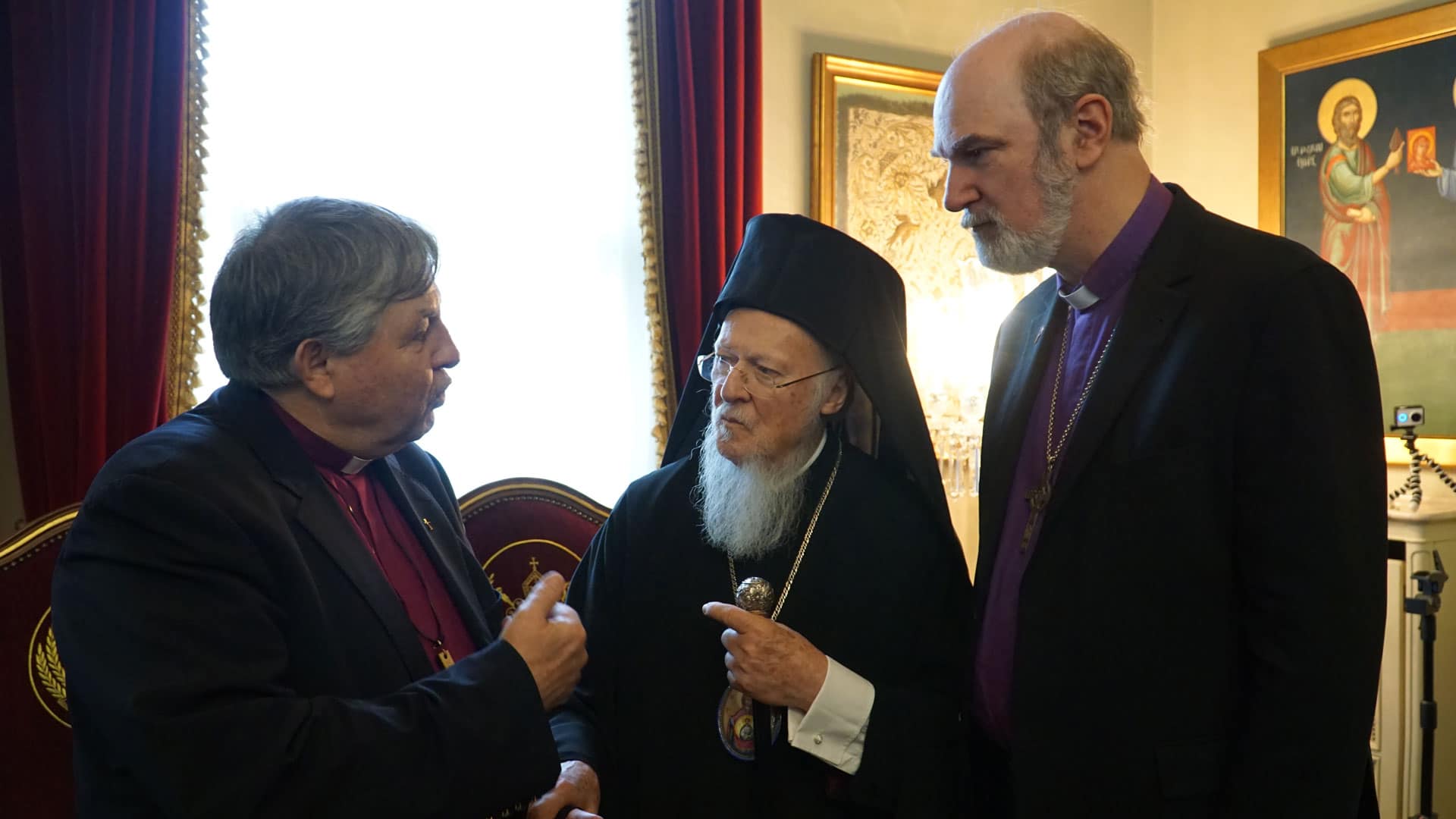 Nik Nedelchev und Thomas Schirrmacher von der Weltweiten Evangelischen Allianz im Gespräch mit Bartholomäus I., Patriarch von Konstantiopel