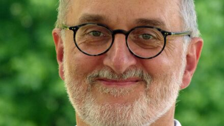 Dr. Martin Grabe ist Chefarzt der psychiatrischen Klinik Hohe Mark in Oberursel im Taunus. Sie gehört zum Deutschen Gemeinschafts-Diakonieverband.