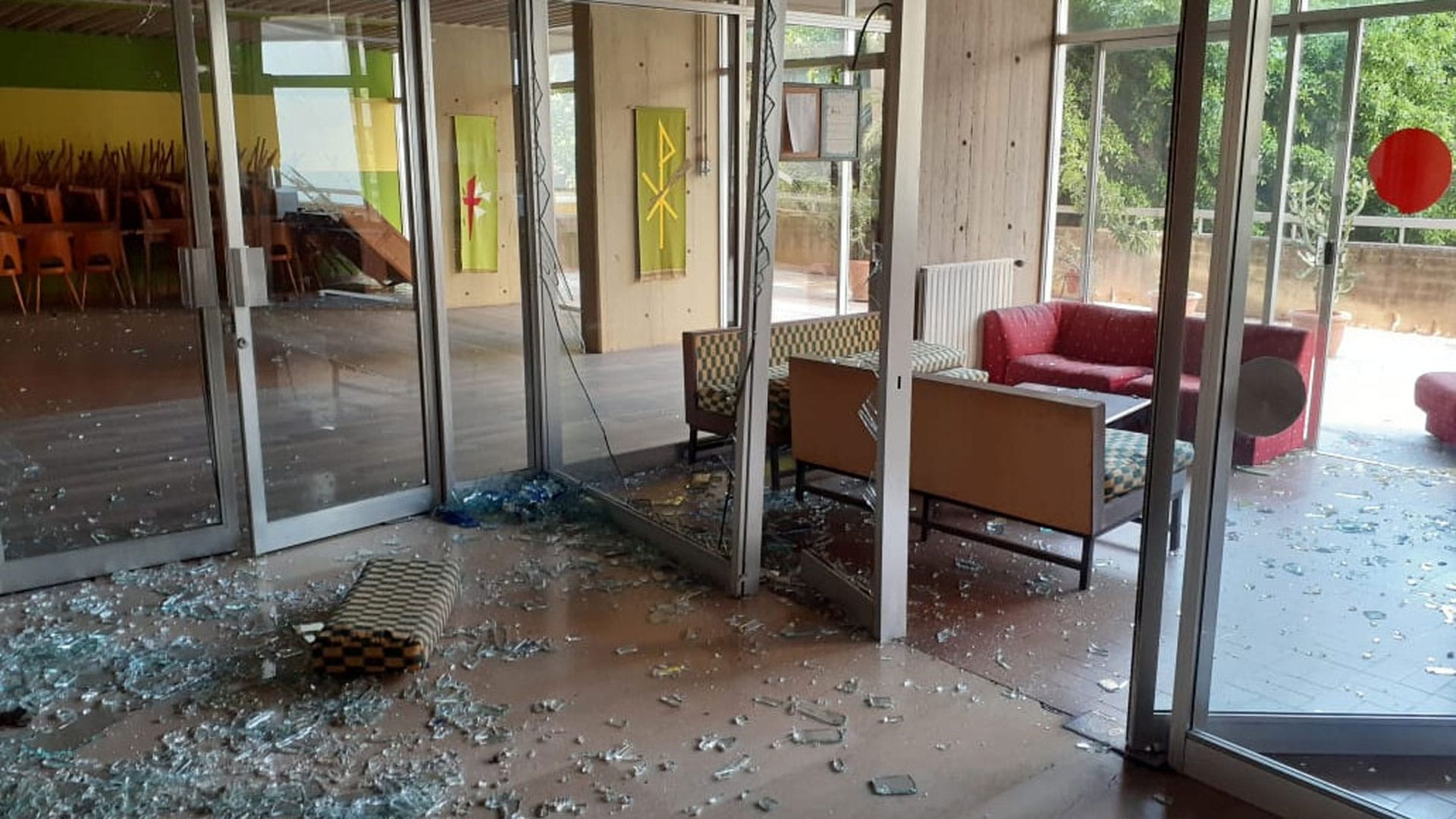 Nach Explosion im Libanon: die vom Explosionsort rund sechs Kilometer entfernte Near East School of Theology (NEST) ist hart getroffen