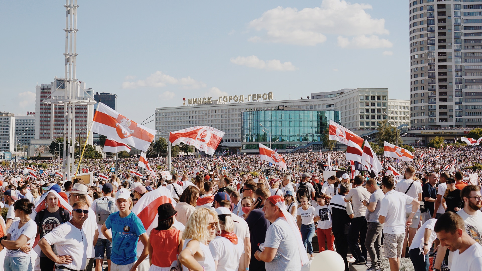 Immer mehr Menschen gehen in Belarus gegen Präsident Alexander Lukaschenko auf die Straße