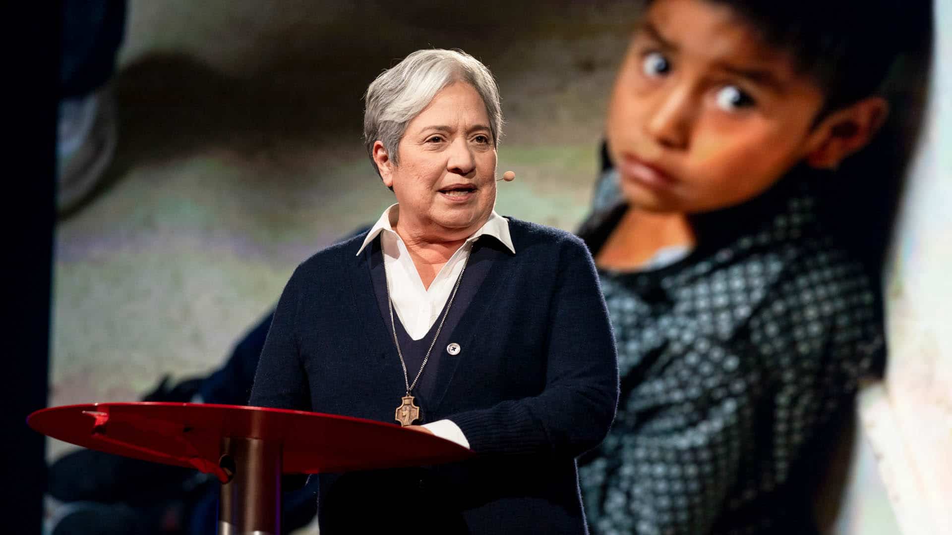 Schwester Norma Pimentel, hier bei einem Vortrag auf der Konferenz TEDWomen 2019 in Palm Springs, Kalifornien