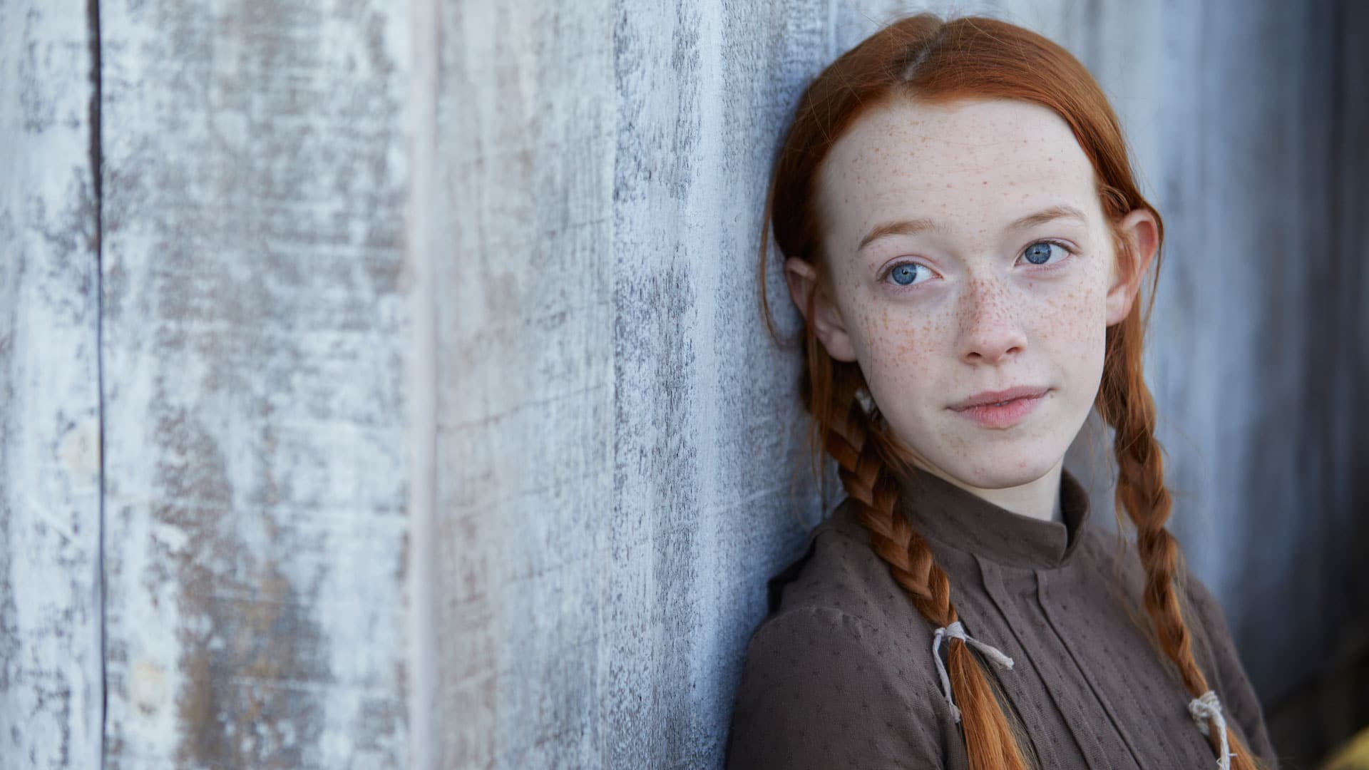 Amybeth McNulty spielt in der kanadischen Serie „Anne with an E" die Hauptrolle der Anne Shirley-Cuthbert