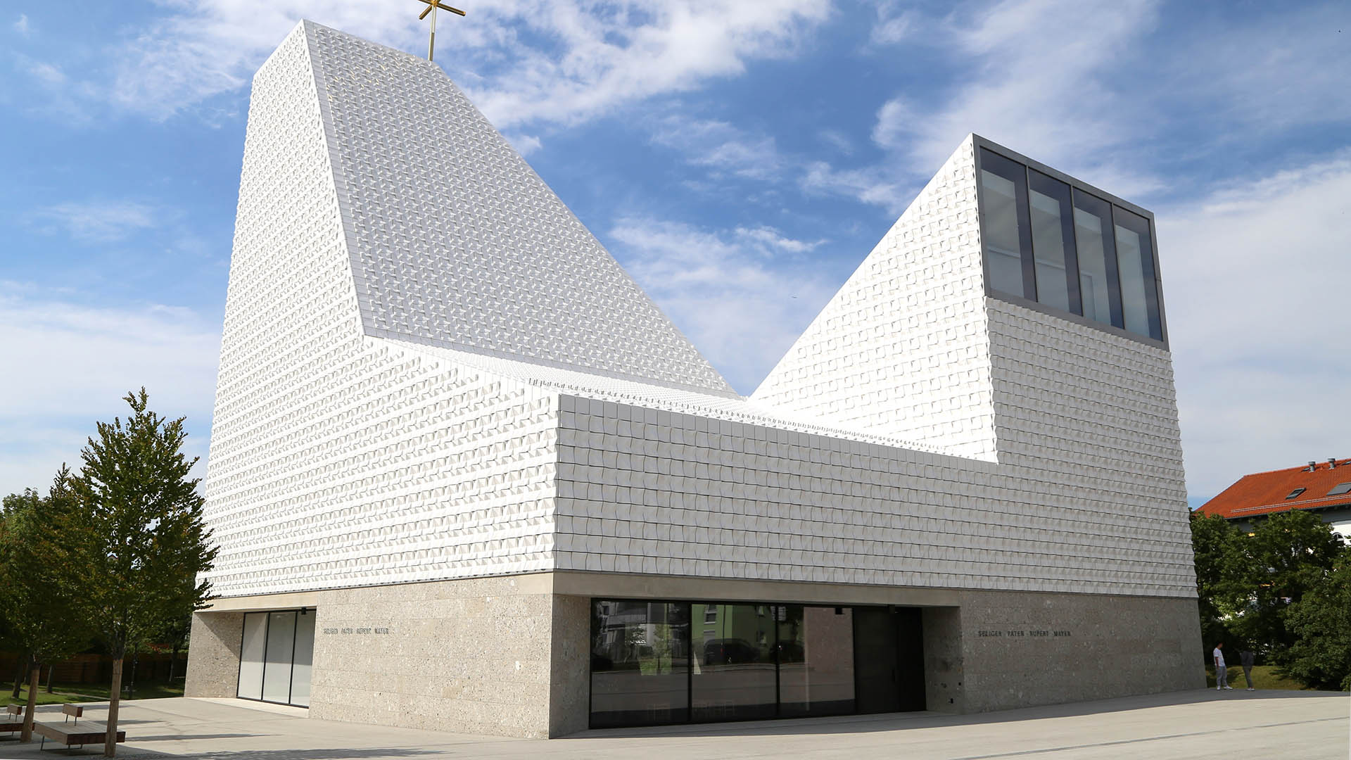 Im bayerischen Poing steht die Kirche Seliger Pater Rupert Mayer. Sie erhielt in diesem Jahr einen der renommiertesten internationalen Architekturpreis.