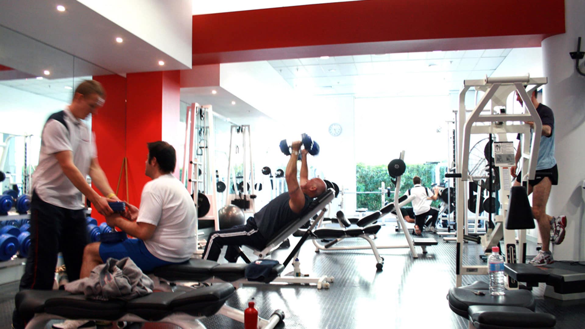 Weil Gottesdienste im Gegensatz zum Besuch im Fitnessstudio erlaubt sind, hat ein polnisches Fitnesstudio (Symbolbild) sich als Kirche eintragen lassen