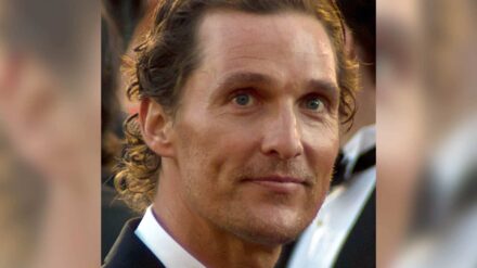 Der Hollywoodstar Matthew McConaughey ist gläubiger Christ. So offen wie er gingen in der Unterhaltungsindustrie nicht alle mit dem Glauben um, sagte er im Podcast von Joe Rogan.