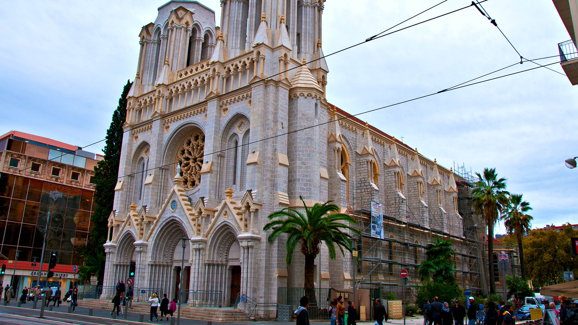 In der Kathedrale Notre Dame in Nizza hat ein Attentäter Menschen angegriffen