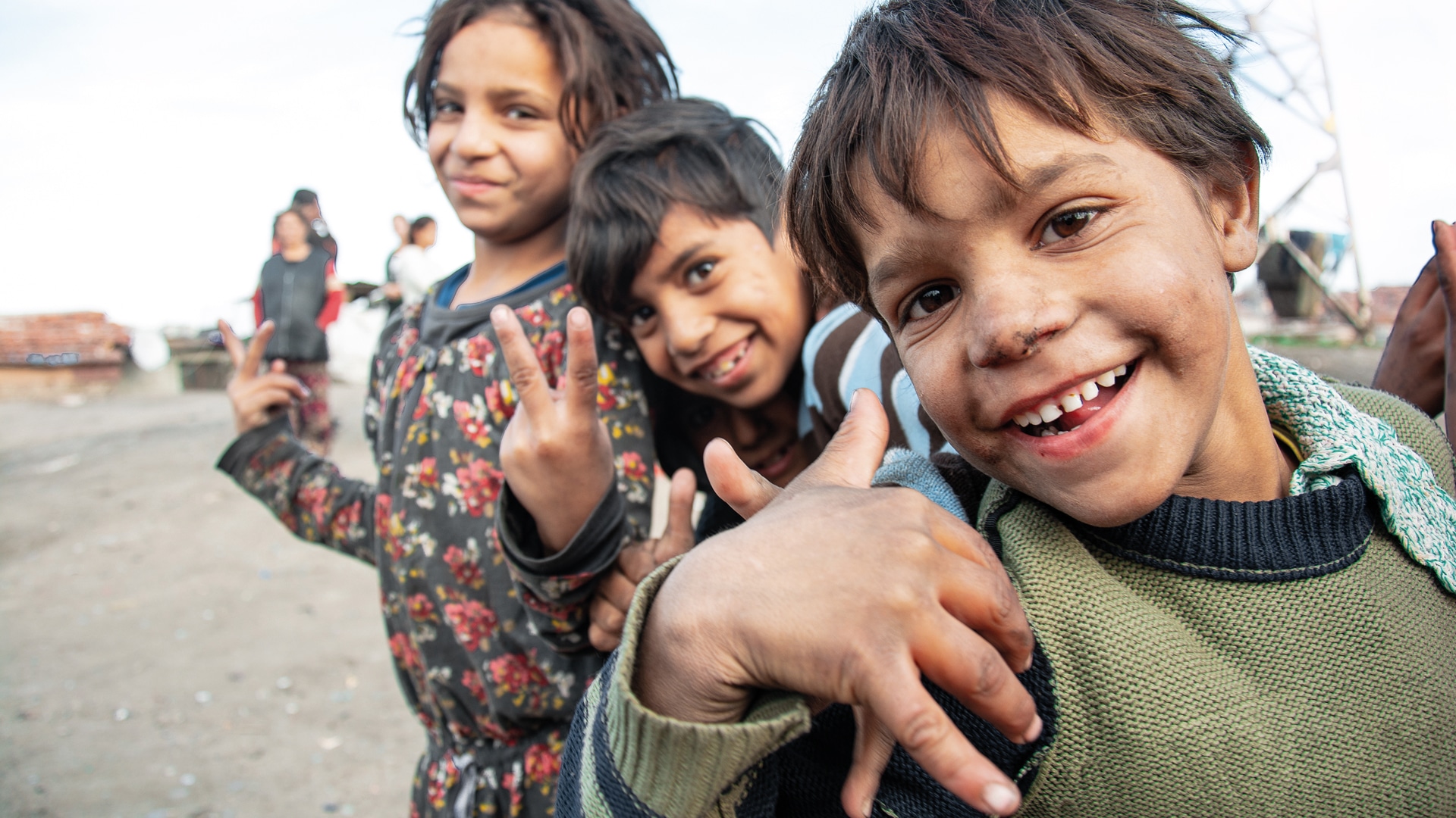 Viele Roma-Kinder in Bulgarien haben durch „Weihnachten im Schuhkarton“ zum ersten Mal ein Weihnachtsgeschenk erhalten