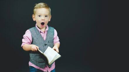 Gespräche mit Kindern über den Glauben müsse auf Augenhöhe stattfinden, sagt Religiospädagoge Frank Lütze
