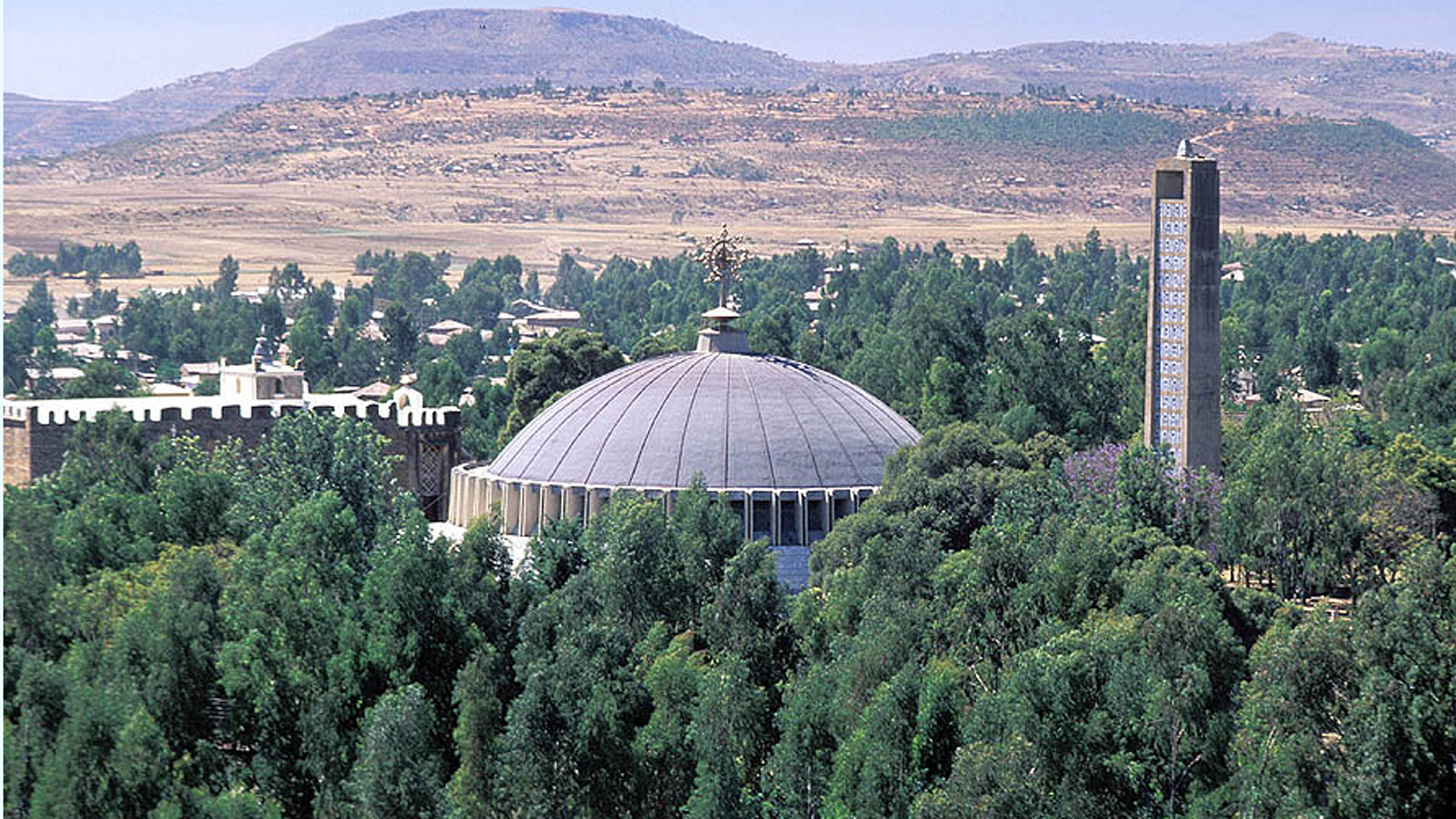 Laut verschiedenen Medienberichten soll in der Nähe der „St. Maria von Zion“-Kirche in Aksum ein Massaker stattgefunden haben