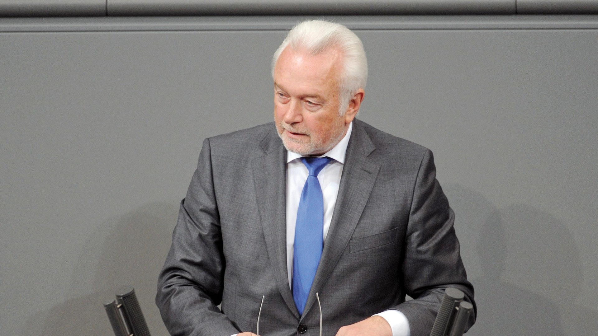 Morddrohungen und verbale Angriffe gegen Politiker sind häufiger geworden im Coronajahr. Auch Wolfgang Kubicki erlebt das.