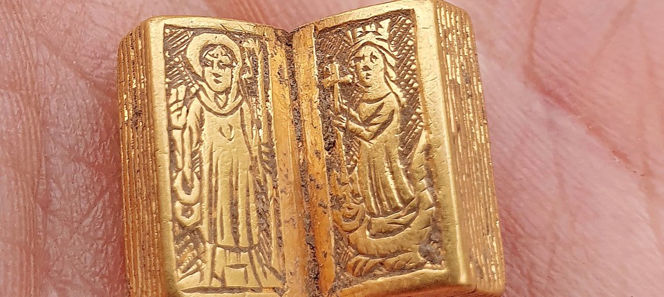 Mini-Bibel in England entdeckt
