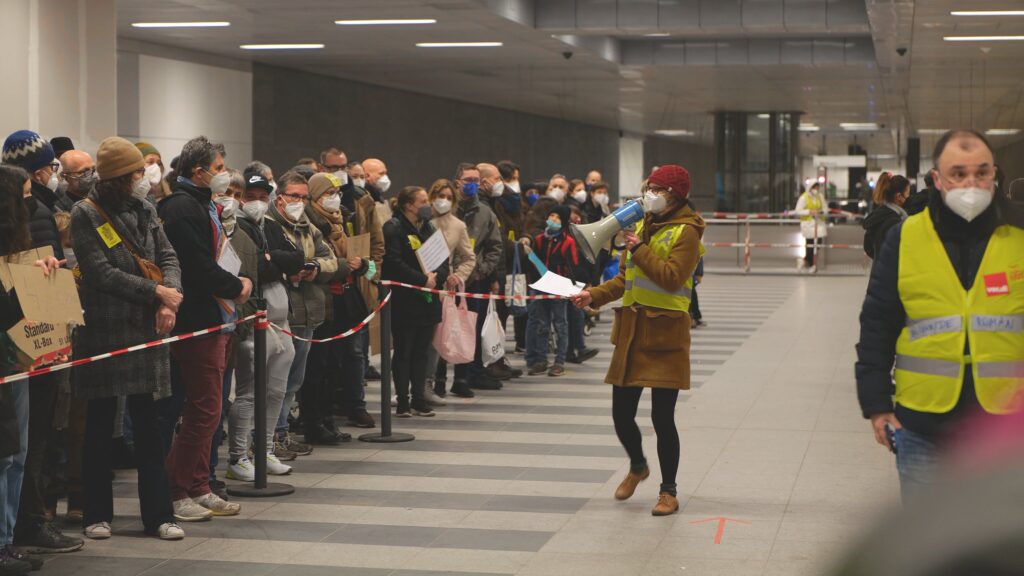 Flüchtlingshilfe Berlin Hauptbahnhof