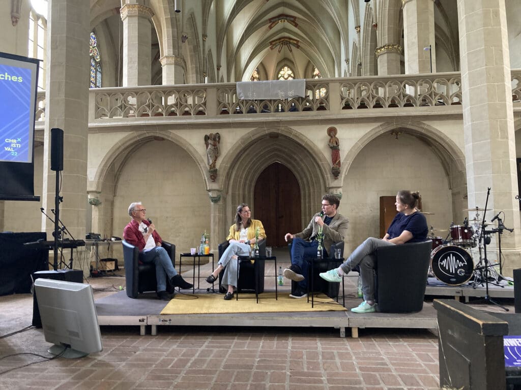 Über politisches Engagement diskutiert haben Andreas Malessa, Veronika Rieger, Uwe Heimowski und Sandra Bils