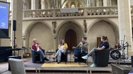 Über politisches Engagement diskutiert haben Andreas Malessa, Veronika Rieger, Uwe Heimowski und Sandra Bils