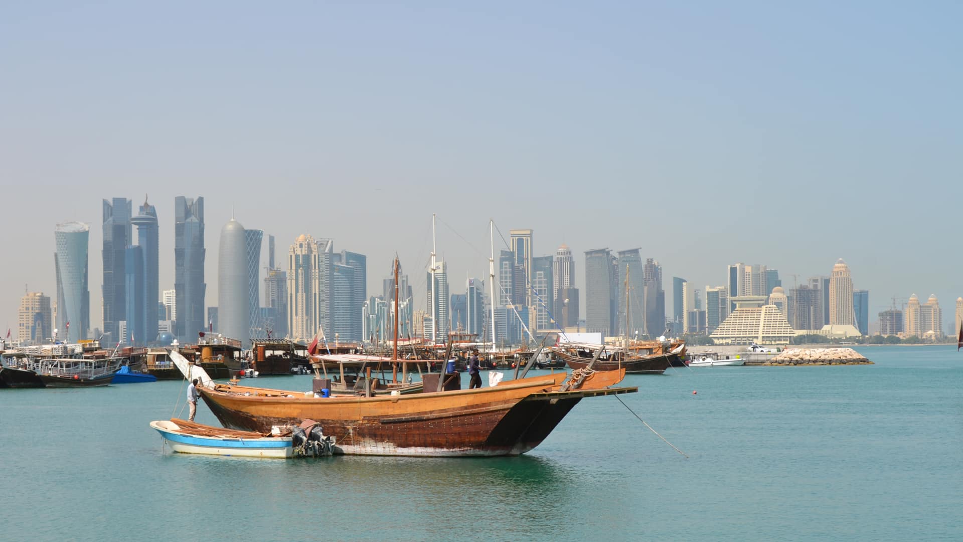 Die Skyline von Doha, der Hauptstadt von Katar