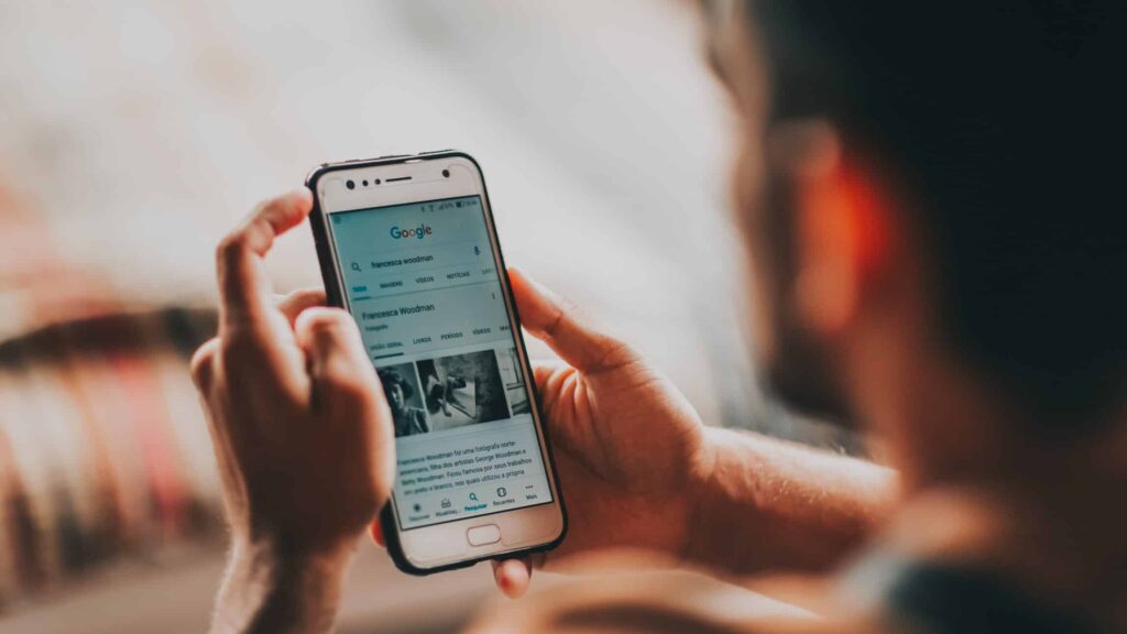 Smartphone Google Nachrichten