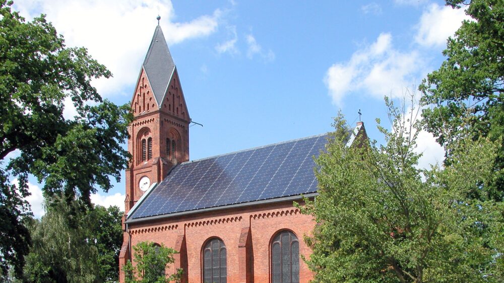 Bugenhagen-Kirche, Greifswald-Wieck, Solardach