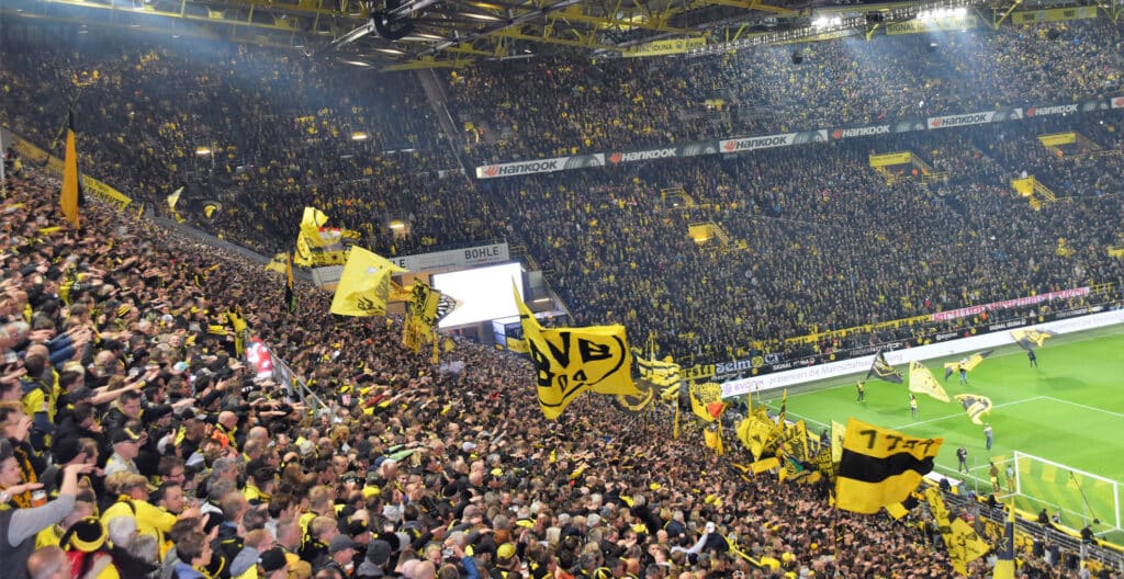 Fans von Borussia Dortmund sprechen sich gegen einen Transfer von Felix Nmcha aus
