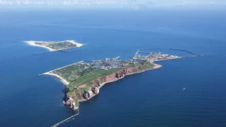 Deutschlands einzige Hochsee-Insel Helgoland von oben