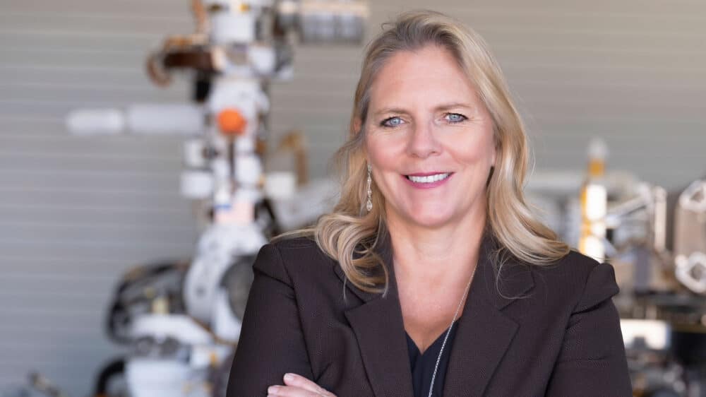 Die NASA-Ingenieurin Jennifer Trosper