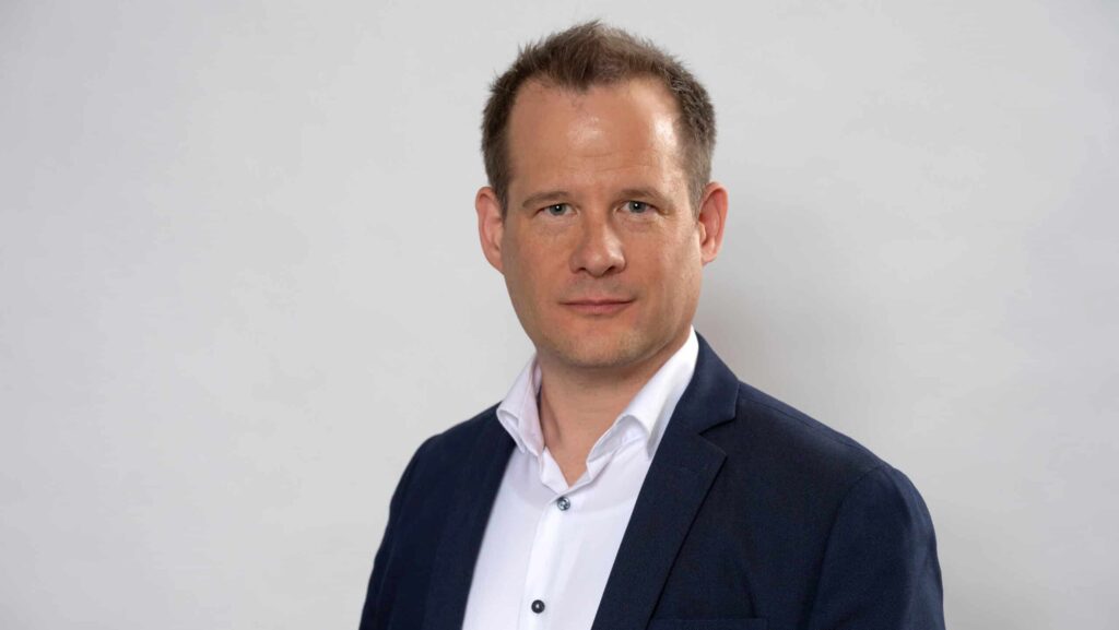 Mika Beuster (DJV) hat das ausgesprochene Genderverbot von Wolfram Weimer scharf kritisiert.